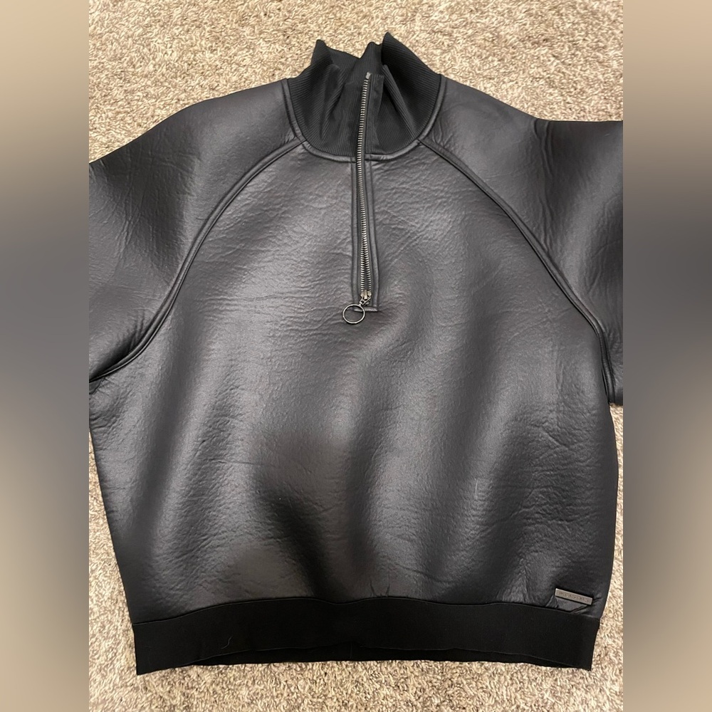 Avec Les Filles Woman’s Faux Leather top is in excellent condition size M - Picture 8 of 11